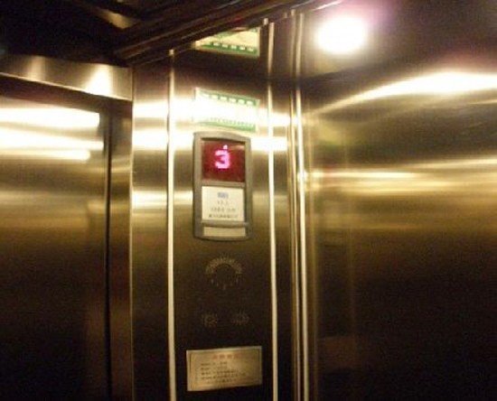 电梯系统主要组成部分
